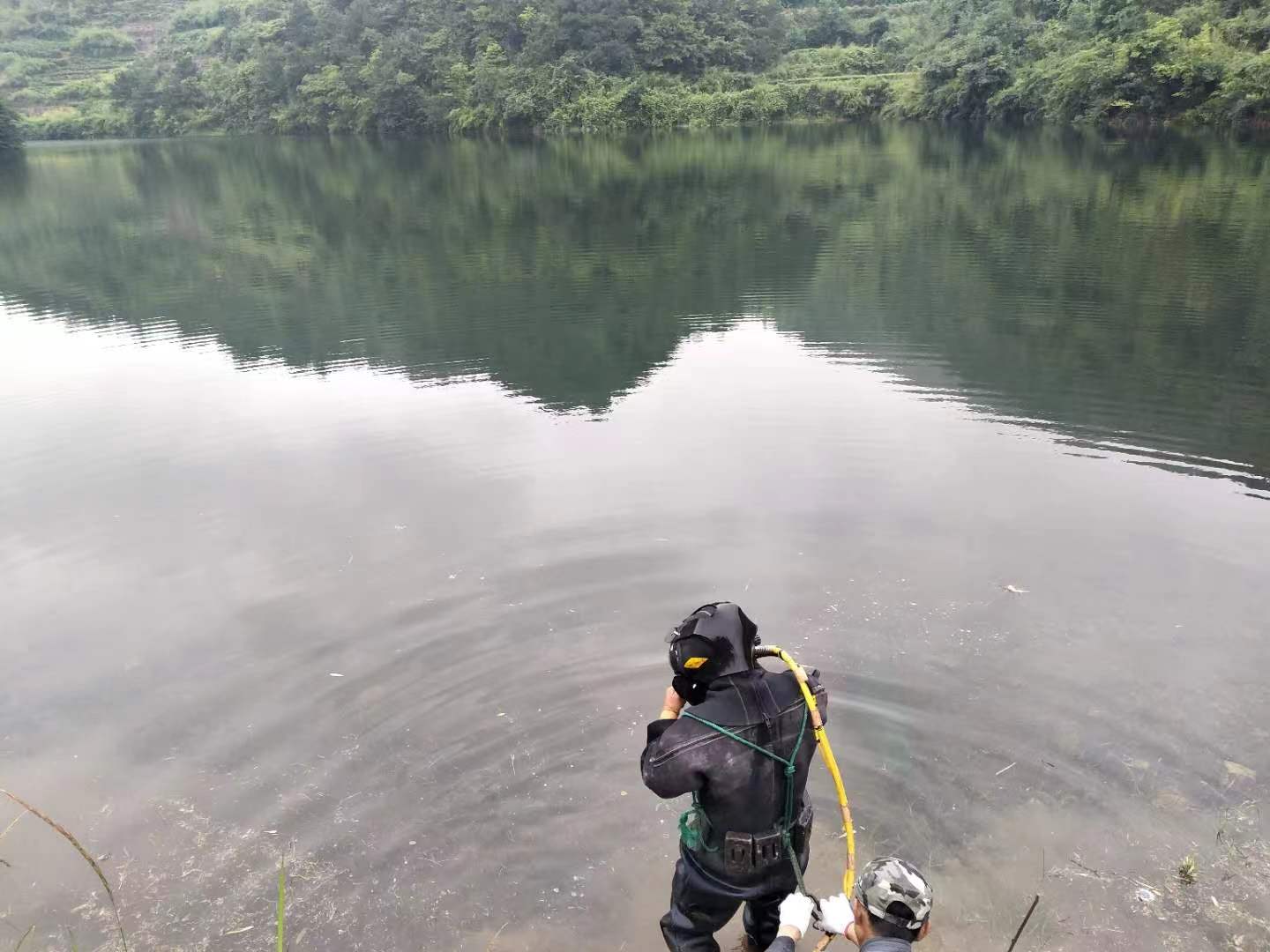 水下作業(yè)